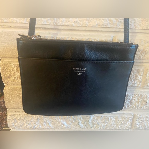 Matt & Nat Gil Crossbody - Picture 1 of 4